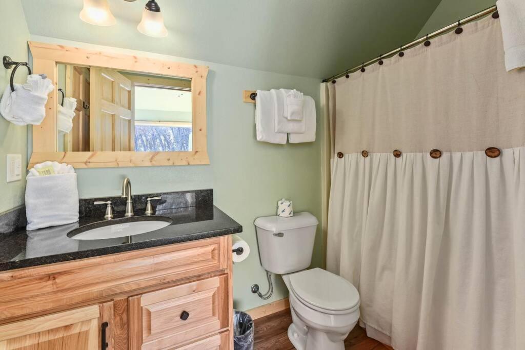 Walnut Ridge Cabin. Sleeps 7-11! Hot Tub, Pool Table, Minutes To Downtown Gatlinburg! מראה חיצוני תמונה